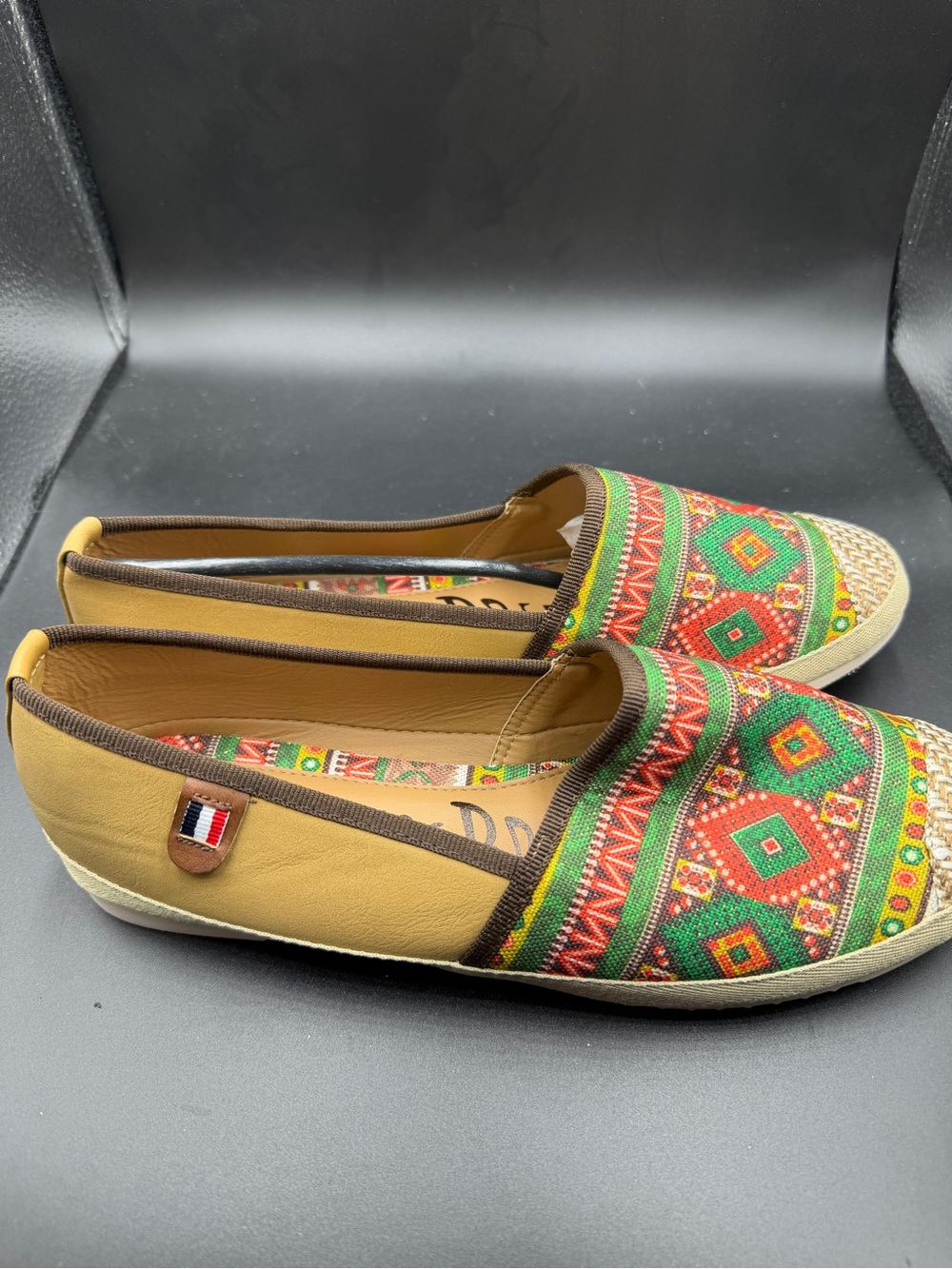 Natural Breeze Casual Embroidered Slip-On Flats in Multi-Color
